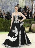 ���ݡ���ɪޱAnne Hathaway ��ϯ2026��MetGala��̺[18P]